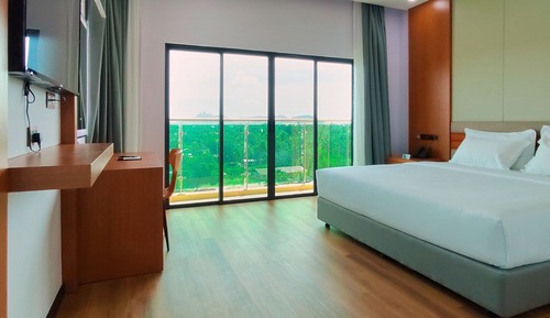 Premier Room, 1 King Bed