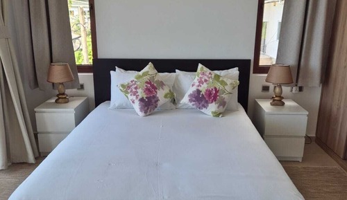 Deluxe Apartment, Ocean View, Mountainside