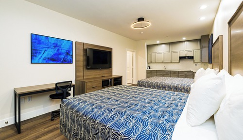 Deluxe Room, 2 Queen Beds, Kitchen