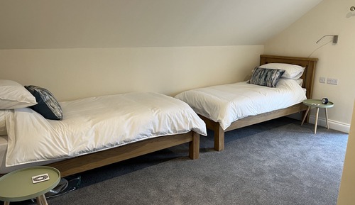 Twin Room (2)