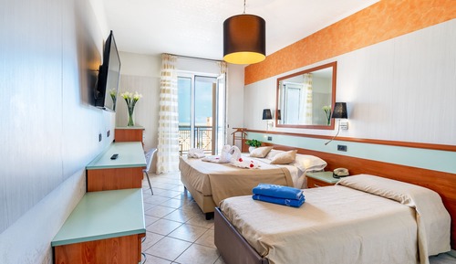 Deluxe Quadruple Room