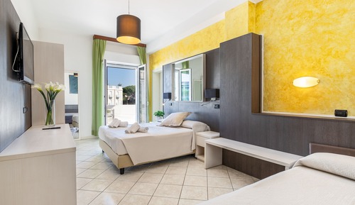 Classic Quadruple Room