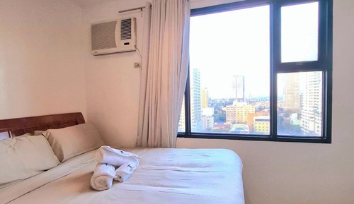 Luxury Queen Studio w/ Cityview Netflix