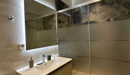 Suite, Smoking