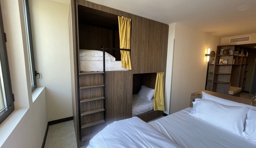 JOST OVERSIZE - Family Room