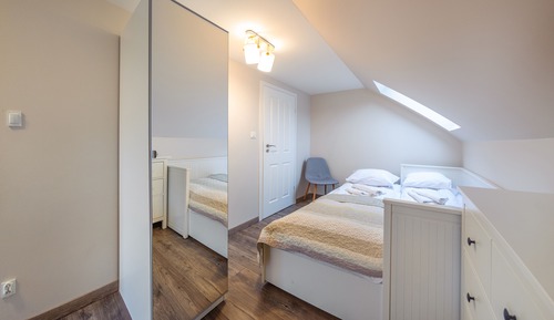 Apartment (6 B)