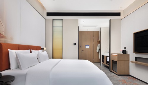 Comfort Room, 1 Bedroom, Non Smoking, City View