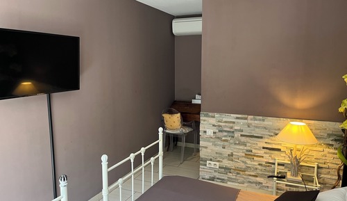 Classic Double Room (Pontiar)