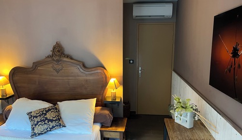 Classic Double Room (Colombier)