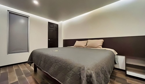 Grand Room, 1 King Bed