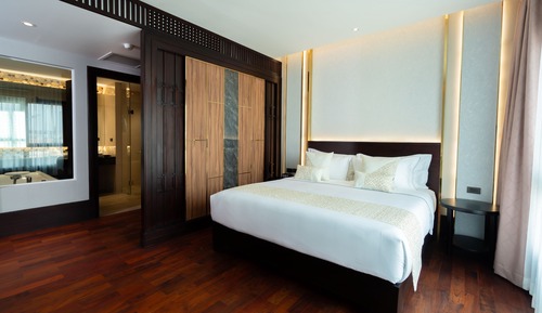 Premium Double Room, 1 King Bed, Non Smoking, City View