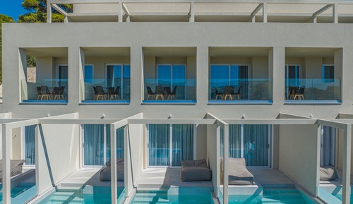Junior Suite With Private Pool