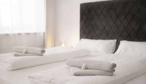 City Apartment, 1 Queen Bed with Sofa bed