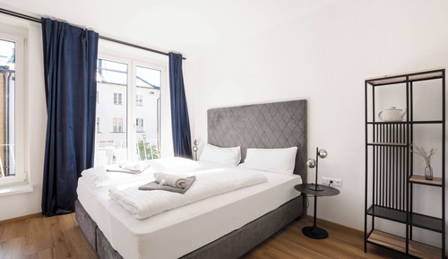 Basic Double Room, 1 Queen Bed, Non Smoking, Kitchenette