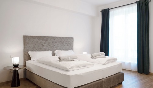 City Condo, 4 Bedrooms, Non Smoking, City View