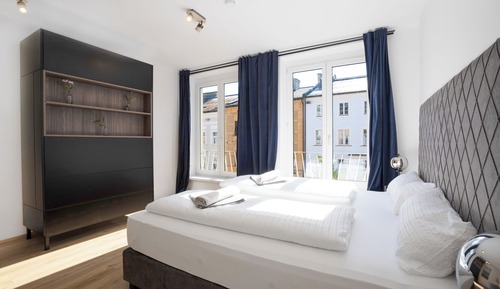 Basic Double Room, 1 Queen Bed, Kitchenette
