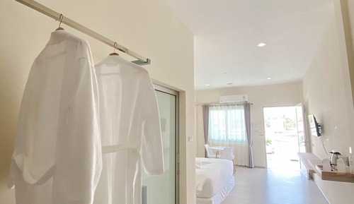 Deluxe Room, 1 King Bed