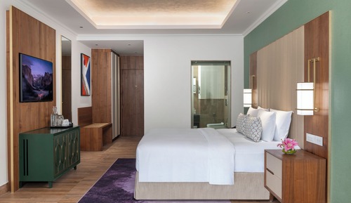 Superior Room, 1 King Bed