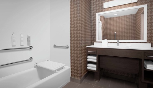 Studio Suite, 2 Queen Beds, Accessible, Bathtub