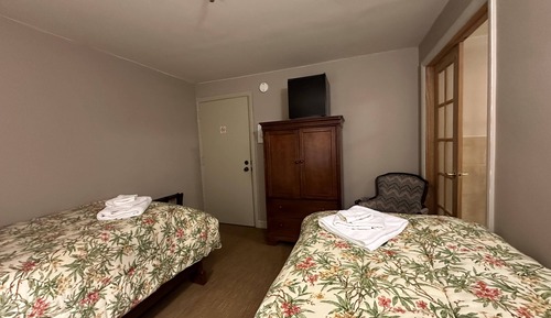 Twin Room, 2 Twin Beds, Non Smoking, Courtyard View