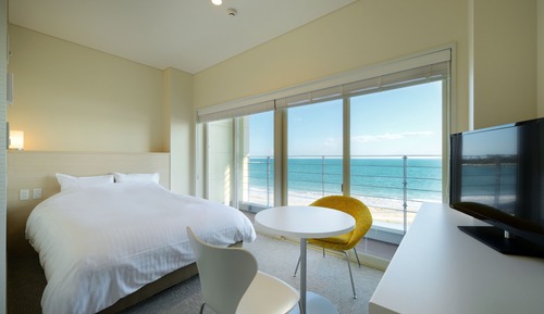 Double Room Single Use, 1 Large Twin Bed, Non Smoking, Ocean View