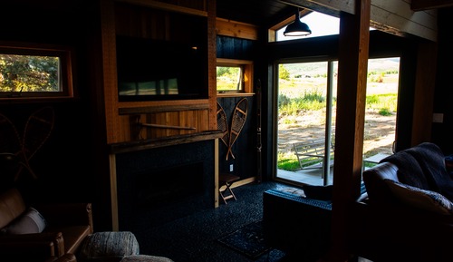 Classic Chalet, 3 Bedrooms, Fireplace, Mountain View