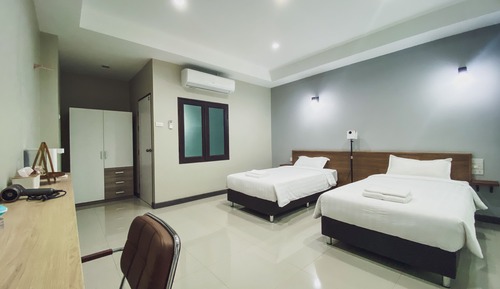 Standard Twin Room
