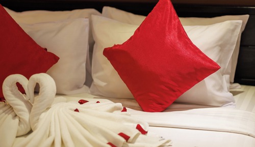 Deluxe Triple Room, Multiple Beds, Bathtub