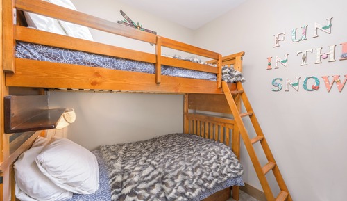 Stonegate Resort Unit B206 | 1 BR + DEN