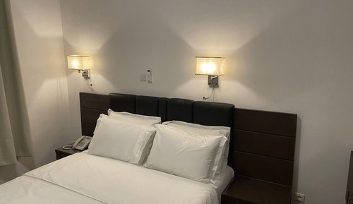 Deluxe Room, 1 Queen Bed, Non Smoking, City View
