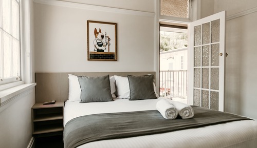 Queen Balcony Room