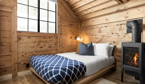 Basic Cabin, 1 Queen Bed, Non Smoking, Pets Allowed