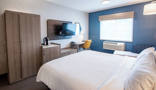 Standard Room, 1 King Bed, Accessible (Mobility Tub)