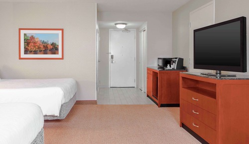 Room, 2 Queen Beds, Accessible (Roll-In Shower)