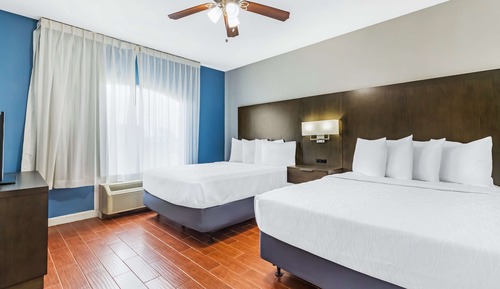 Suite, 1 King Bed, Accessible, Bathtub
