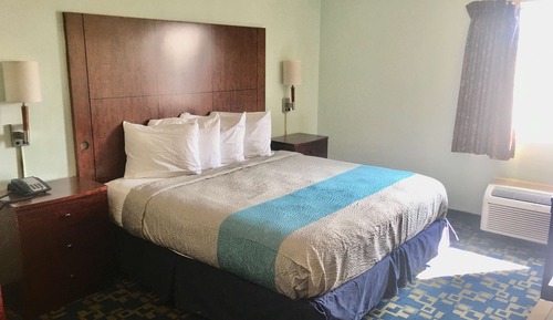 Standard Room, 1 King Bed, Non Smoking, Refrigerator & Microwave