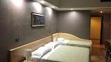 Standard Quadruple Room, Balcony, Partial Sea View
