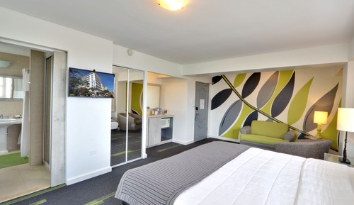 1 King Bed- Premium Room