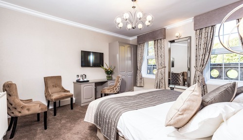 Deluxe Suite