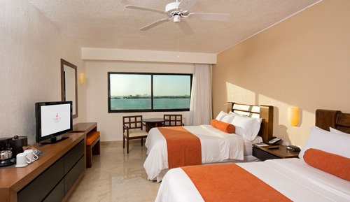 Deluxe Room Lagoon view
