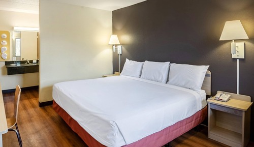 Standard Room, 1 King Bed, Non Smoking