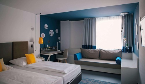 Room (Lounge)