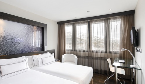 Junior Suite (The Level with Whirlpool)