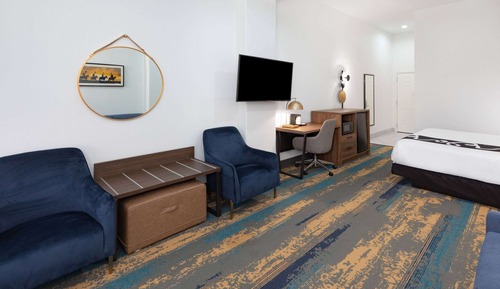 Deluxe Room, 1 King Bed, Non Smoking