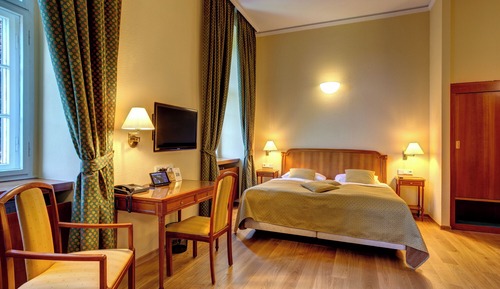 Basic Double Room (Schloss-elevator access)