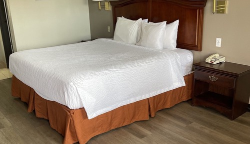 Standard Room, 1 King Bed