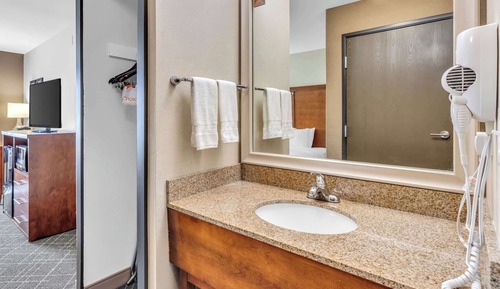 Suite, 1 King Bed, Accessible, Non Smoking