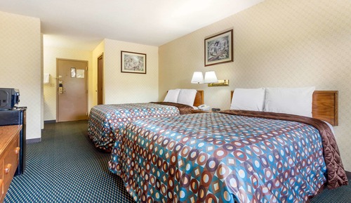 Standard Room, 2 Queen Beds, Non Smoking