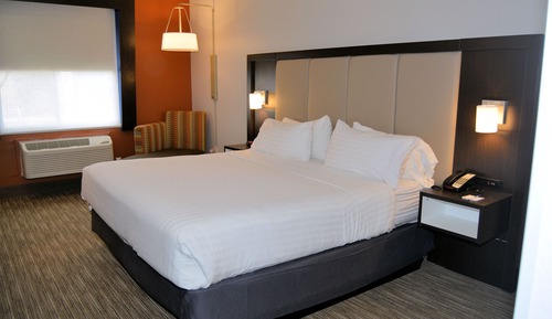 Standard Room, 1 King Bed