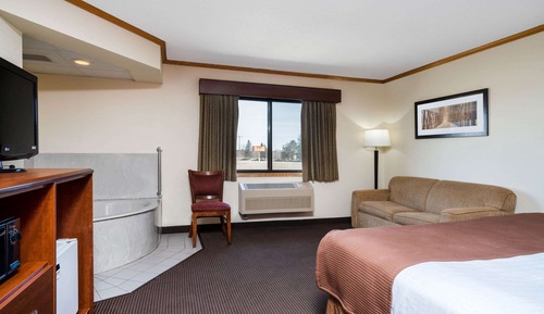 Deluxe Suite, 1 King Bed, Non Smoking